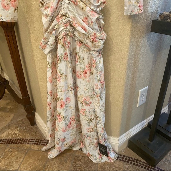 NWT~NEEDLE & THREAD Ruched Enchanted Garden Crepe Gown in Multi Floral Size 4 - Picture 5 of 14